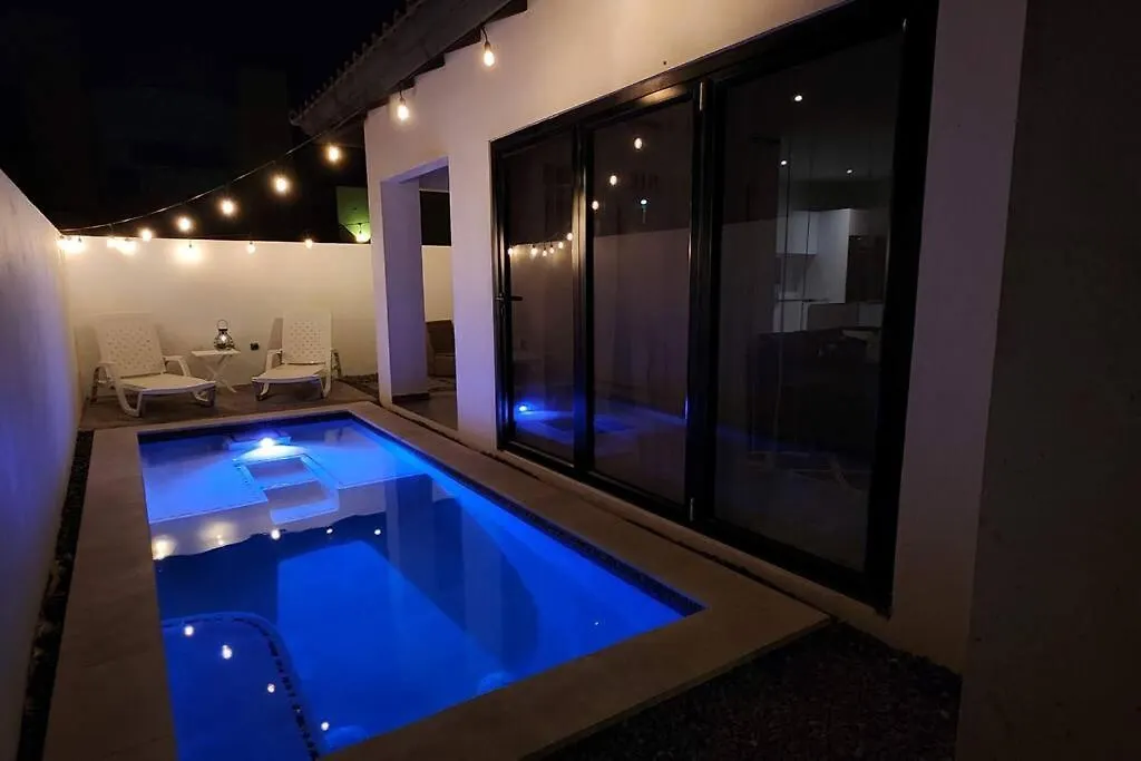 Los Cosos Mansion - Sleep 6 Palm Beach Aruba